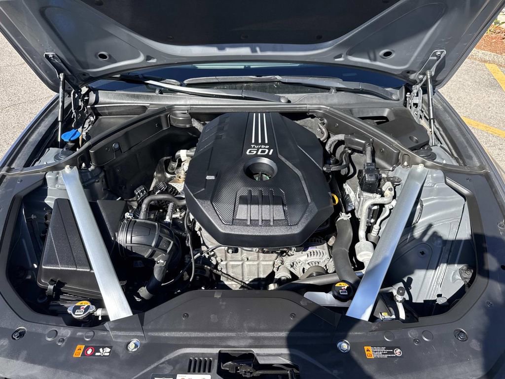 Used 2023 Genesis G70 2.0T image 3
