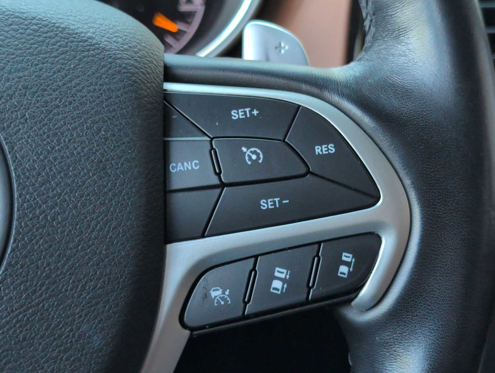 Used 2020 Jeep Grand Cherokee Summit w/ Platinum Series Group image 24