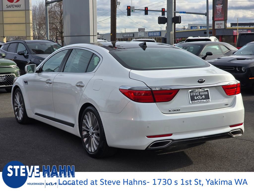 Used 2017 Kia K900 Luxury image 3