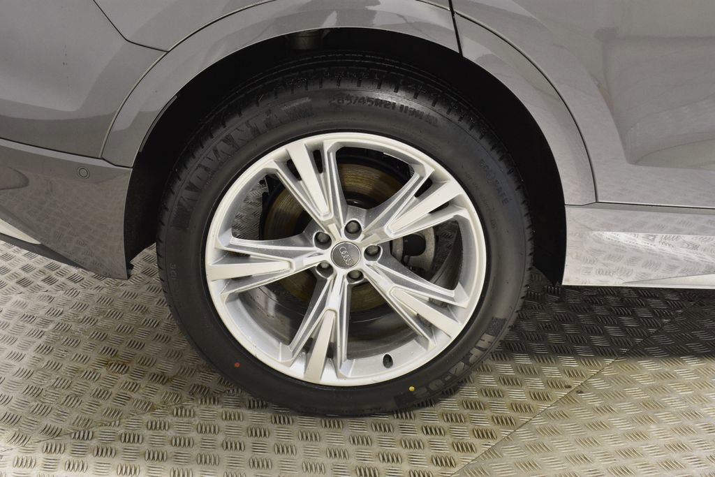 Used 2019 Audi Q8 Premium Plus w/ Premium Plus image 38