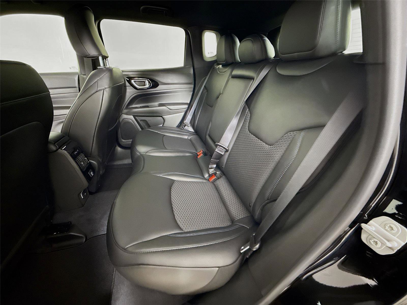 New 2026 Jeep Compass Latitude image 23