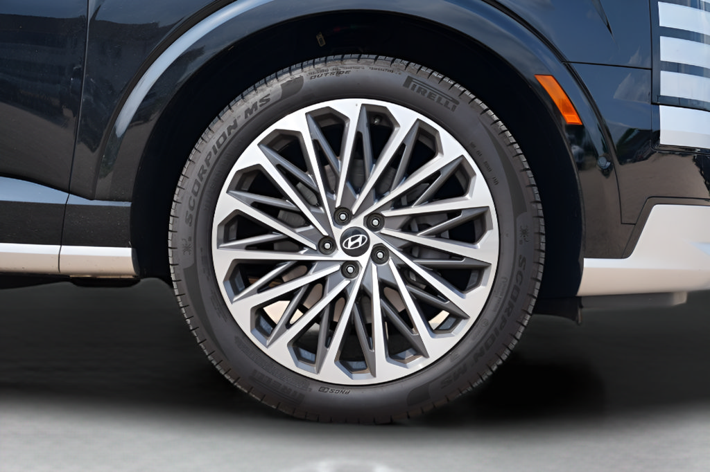 Certified 2026 Hyundai Palisade Calligraphy AWD/4WD image 9