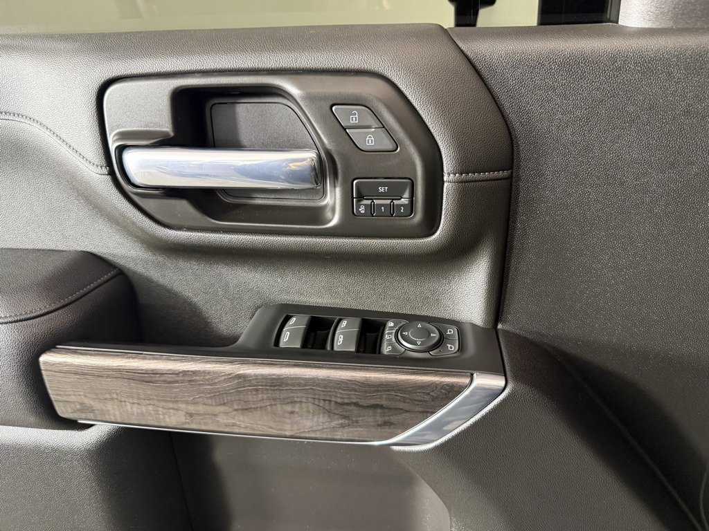 Used 2022 Chevrolet Silverado 2500 LTZ w/ LTZ Plus Package image 33