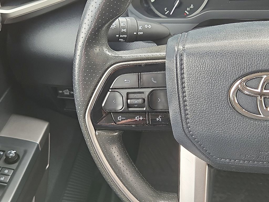 Used 2022 Toyota Tundra SR5 w/ SR5 Convenience Package image 18