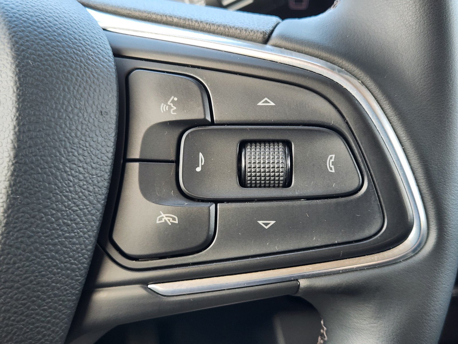 Used 2024 Buick Encore GX Sport Touring w/ Comfort Package FWD image 22