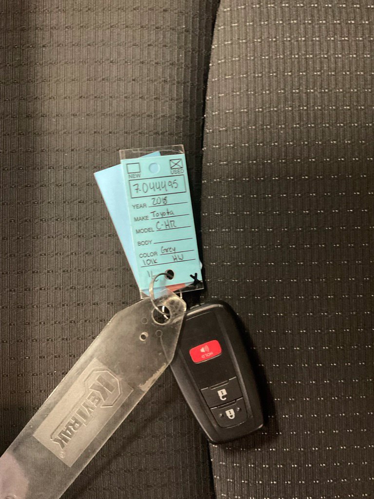 Used 2018 Toyota C-HR XLE FWD image 35