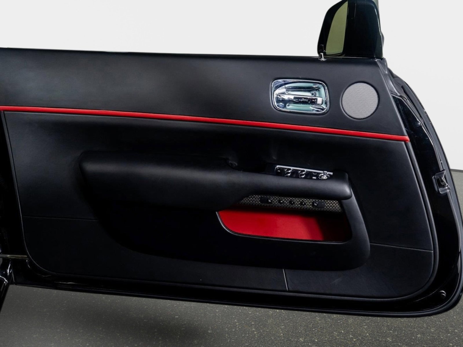 Used 2019 Rolls-Royce Wraith image 14