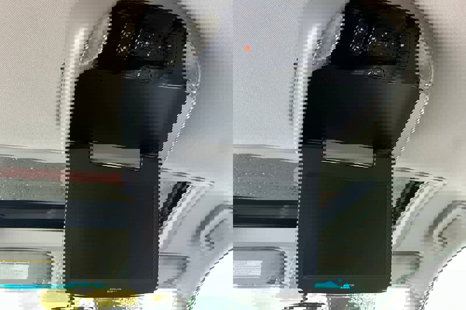 Used 2015 Toyota Sienna XLE w/ XLE Navigation Package image 16