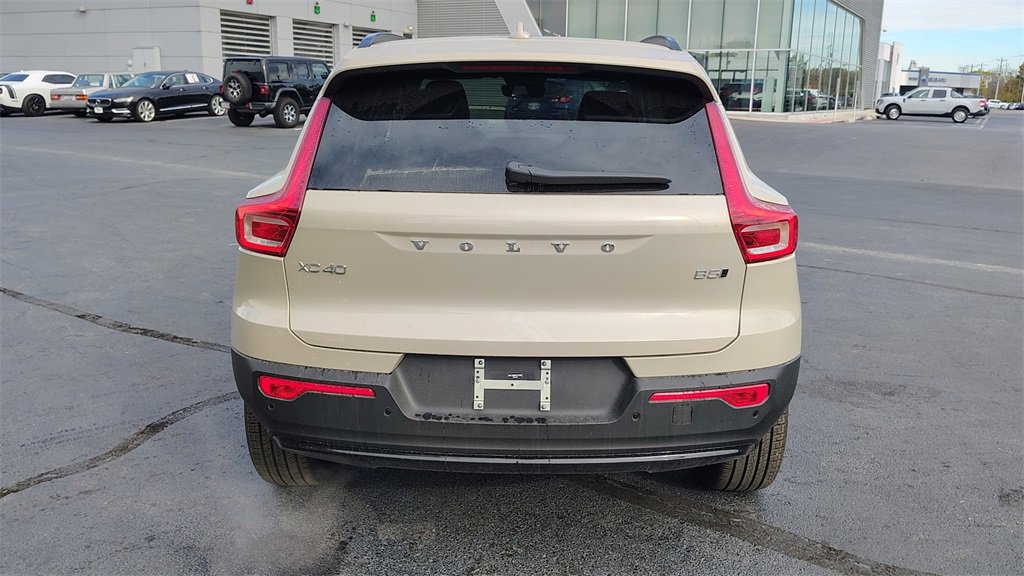 New 2026 Volvo XC40 B5 Ultra w/ Climate Package image 34