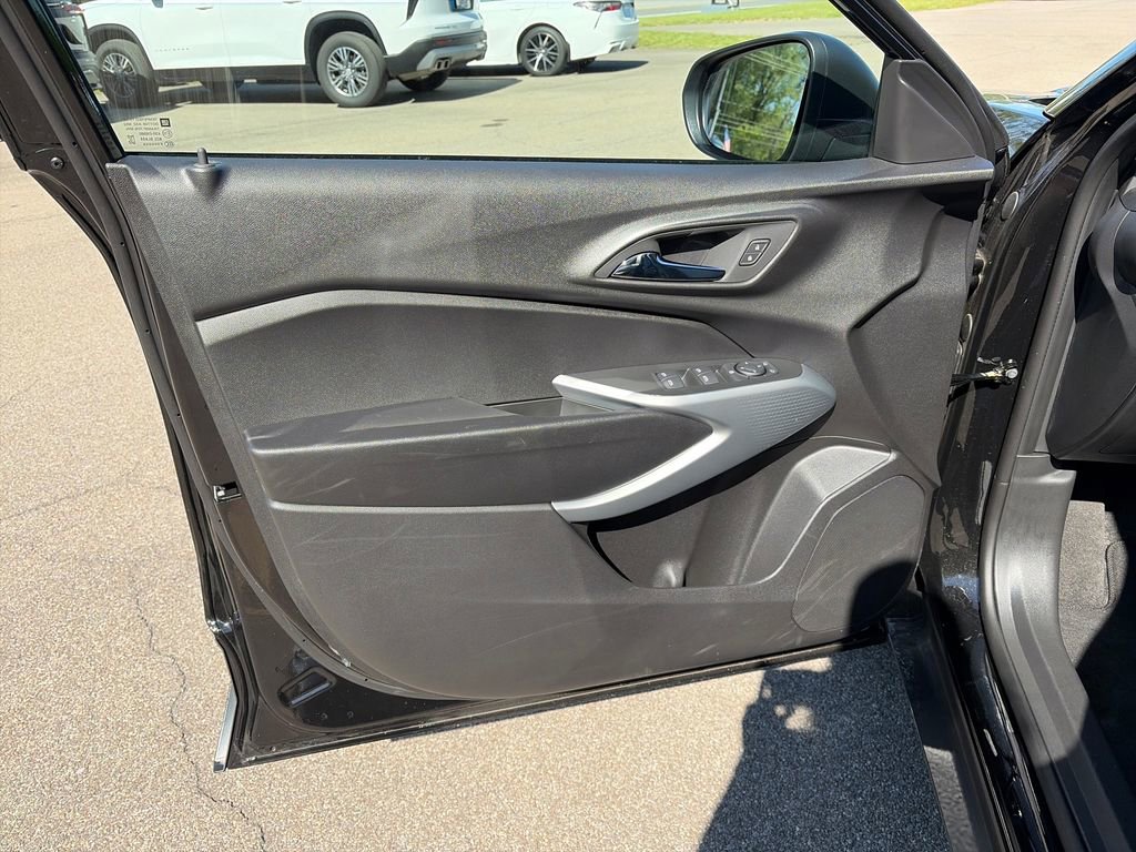 Used 2026 Chevrolet Trax LS FWD image 20