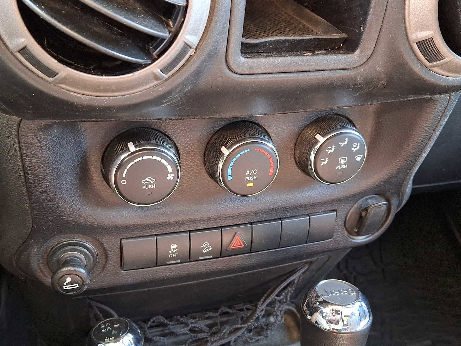 Used 2015 Jeep Wrangler Sport AWD/4WD image 14