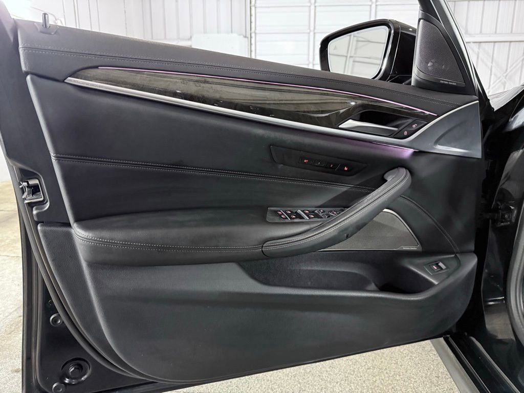 Used 2023 BMW M550i xDrive w/ Executive Package image 20