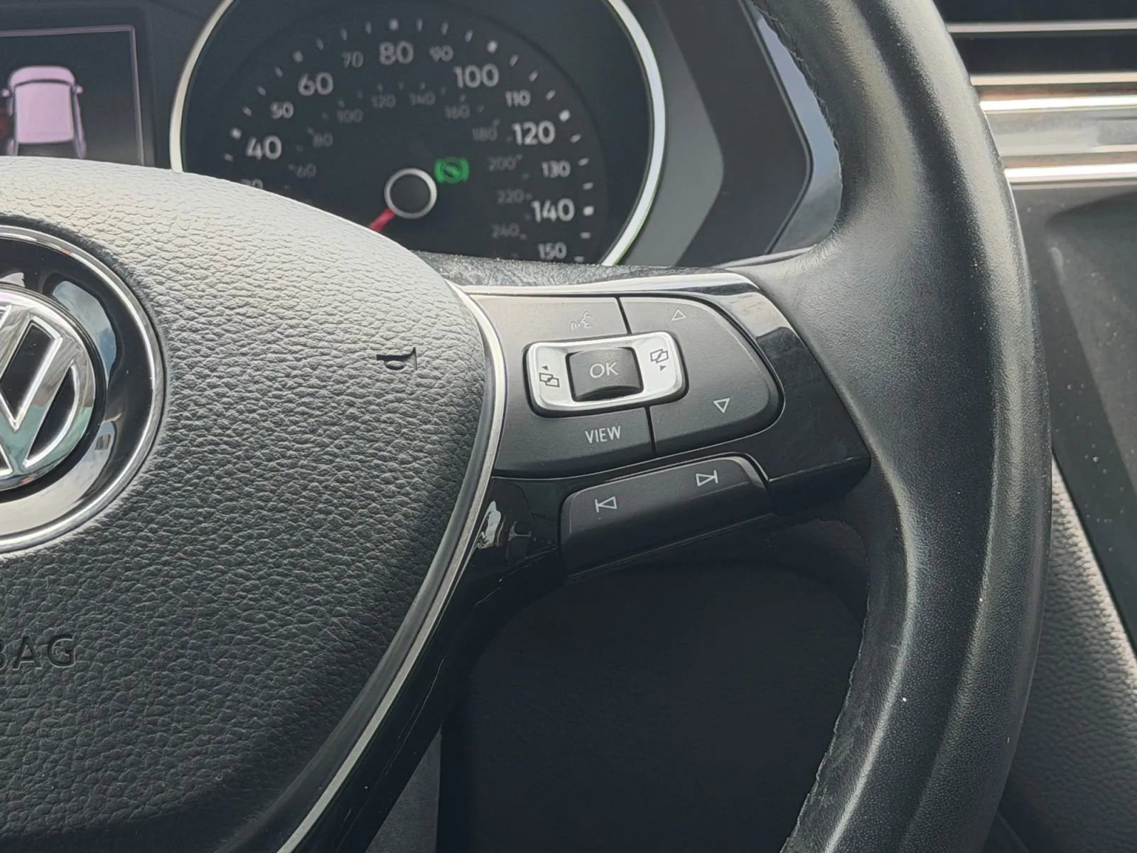 Used 2019 Volkswagen Tiguan SE image 23