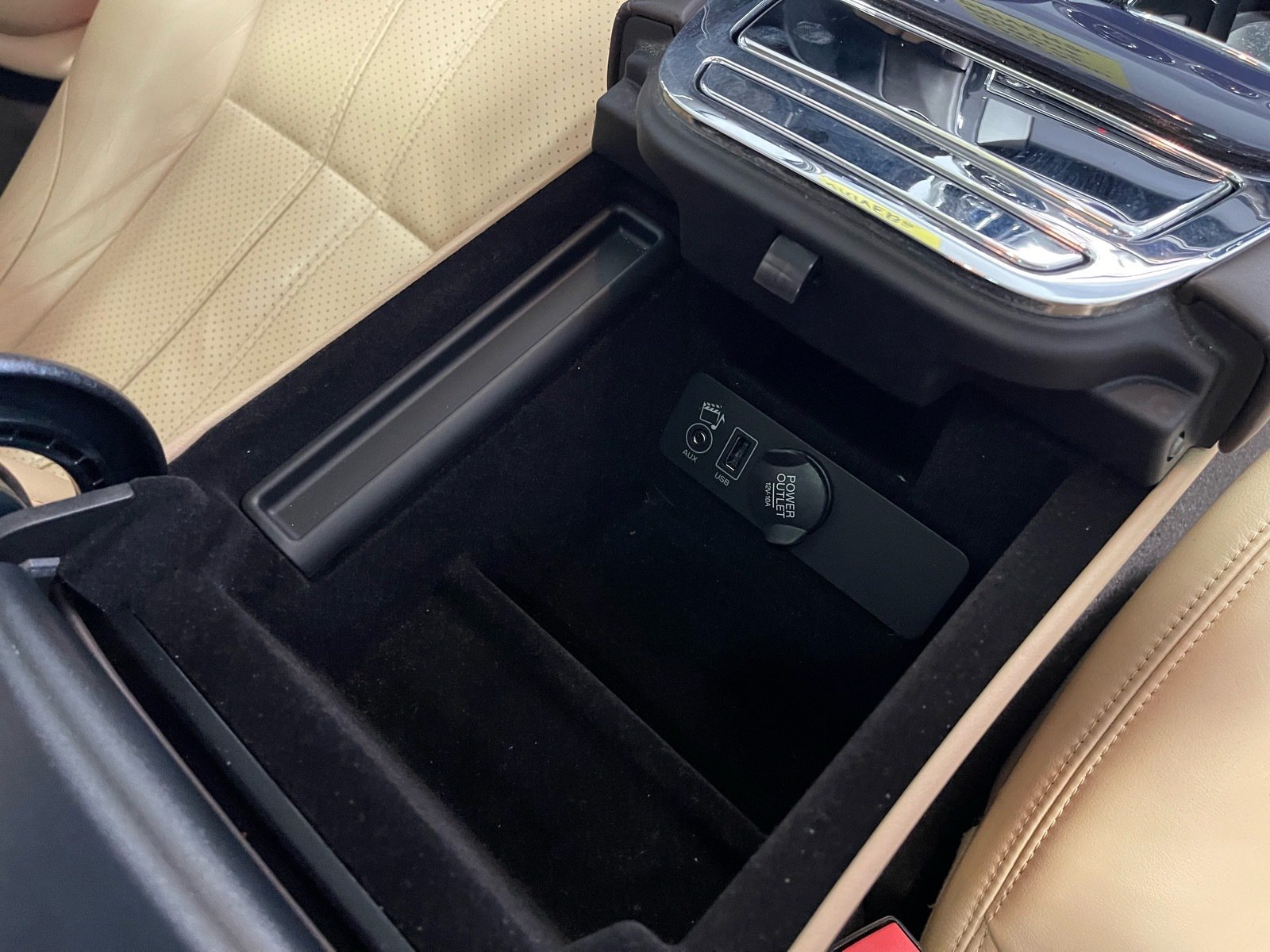 Used 2013 Jaguar XJ RWD image 41