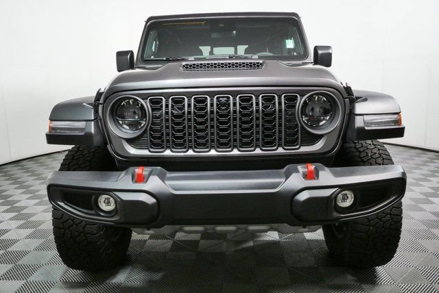 Used 2025 Jeep Gladiator Mojave w/ Convenience Group AWD/4WD image 33