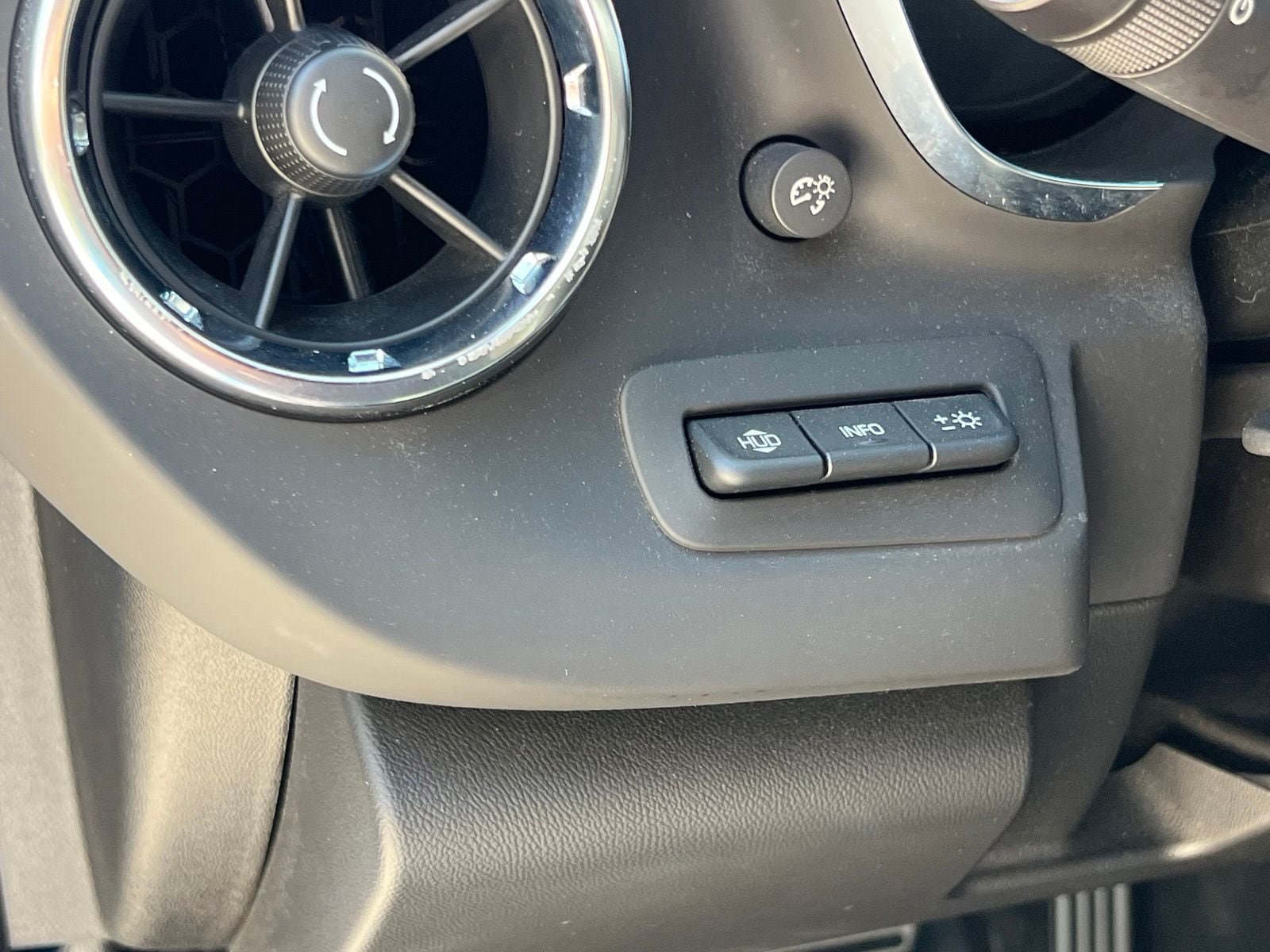 Used 2022 Chevrolet Camaro ZL1 RWD image 27