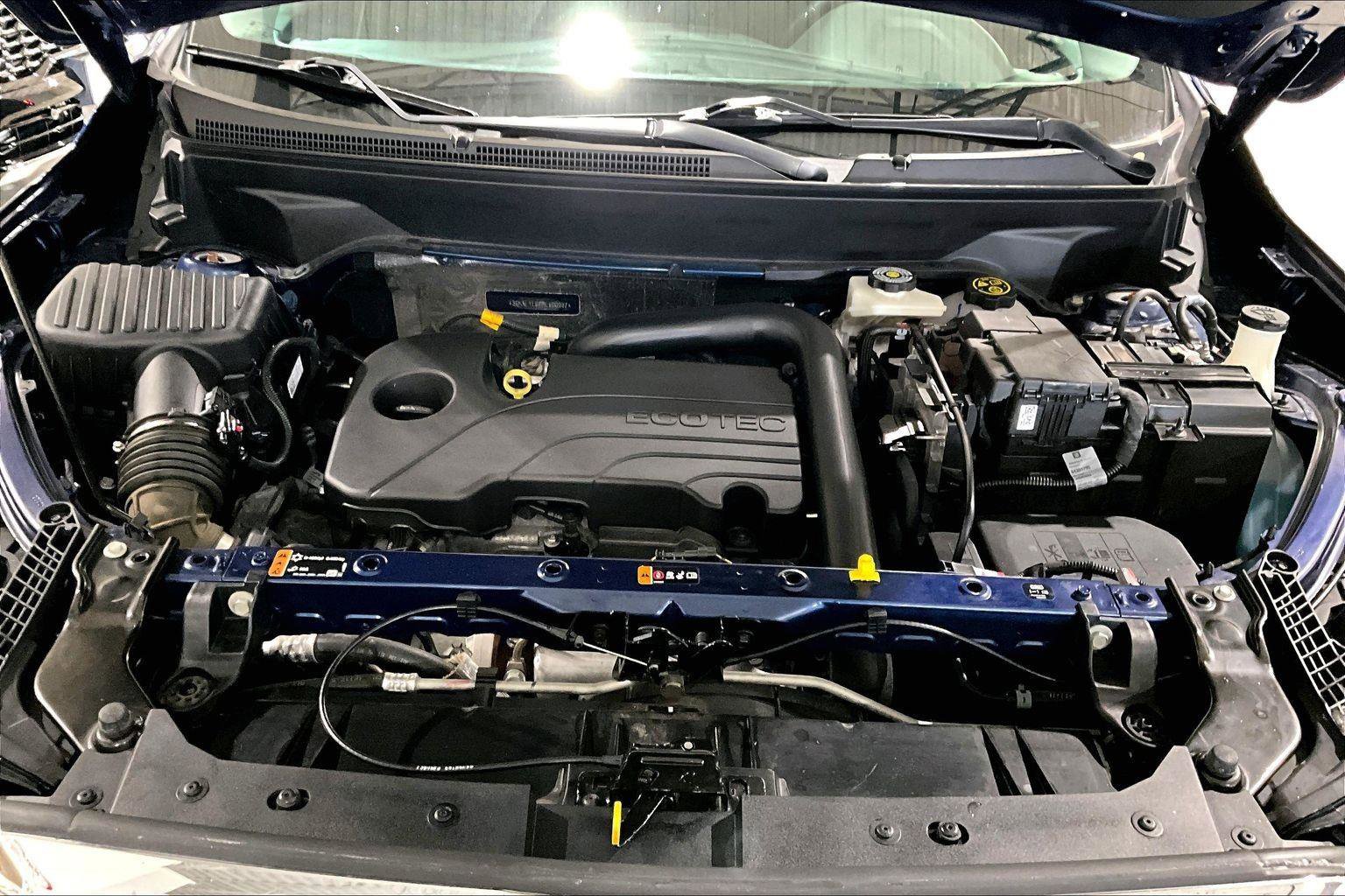 Used 2023 GMC Terrain SLE w/ Driver Convenience Package image 11