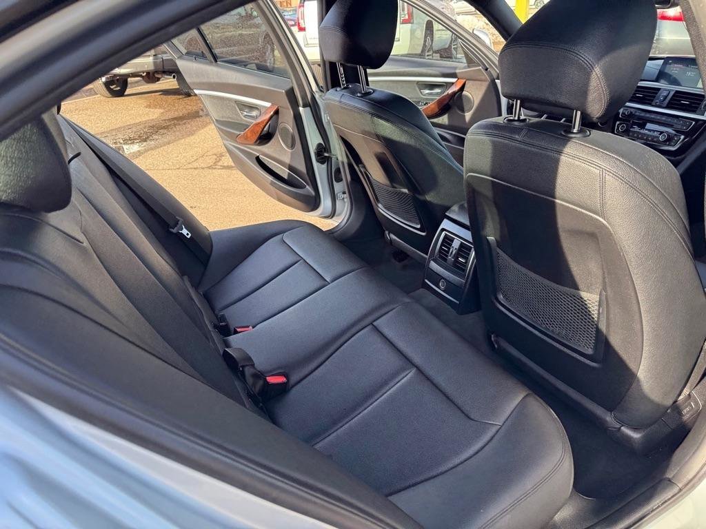 Used 2018 BMW 330i xDrive 330i xDrive Sedan w/ Convenience Package image 25