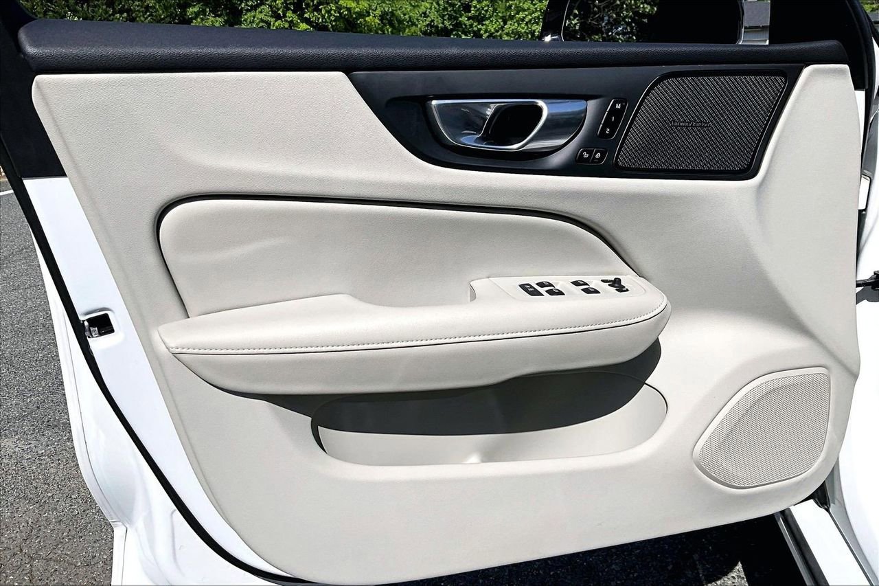 Used 2024 Volvo S60 B5 Plus w/ Climate Package image 27