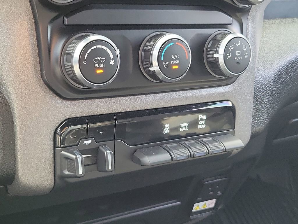 Used 2022 RAM 2500 Tradesman AWD/4WD image 3