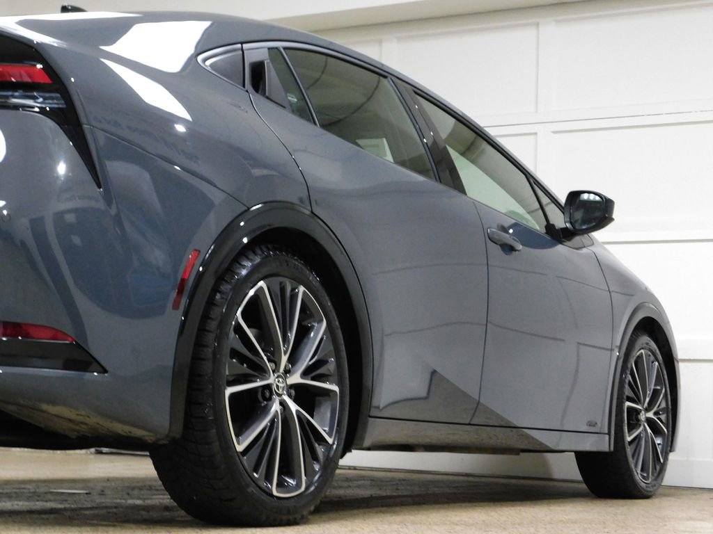 Used 2024 Toyota Prius XLE image 87