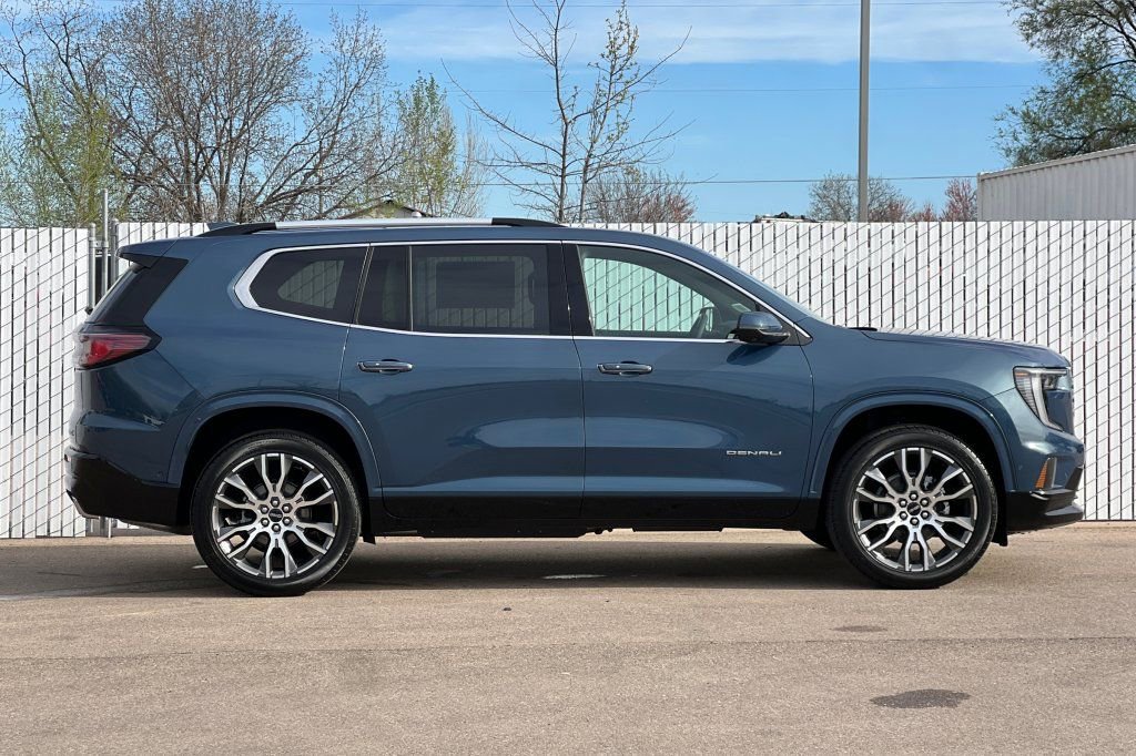 New 2026 GMC Acadia Denali Ultimate image 3