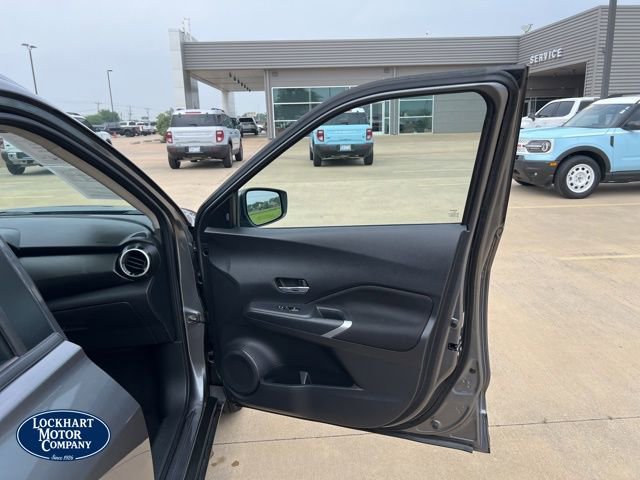Used 2024 Nissan Kicks SV FWD image 24