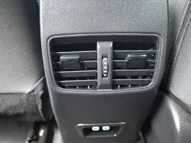 Used 2024 Toyota Corolla Cross LE FWD image 11