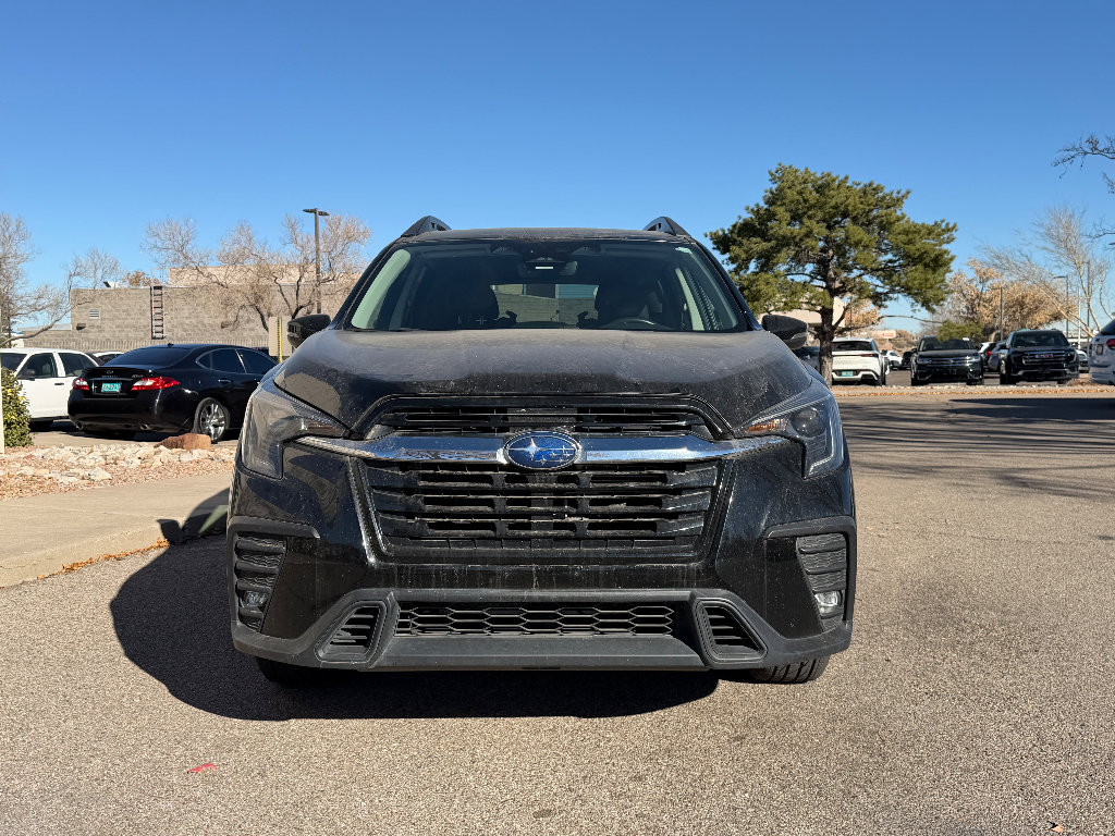 Used 2023 Subaru Ascent Limited image 2