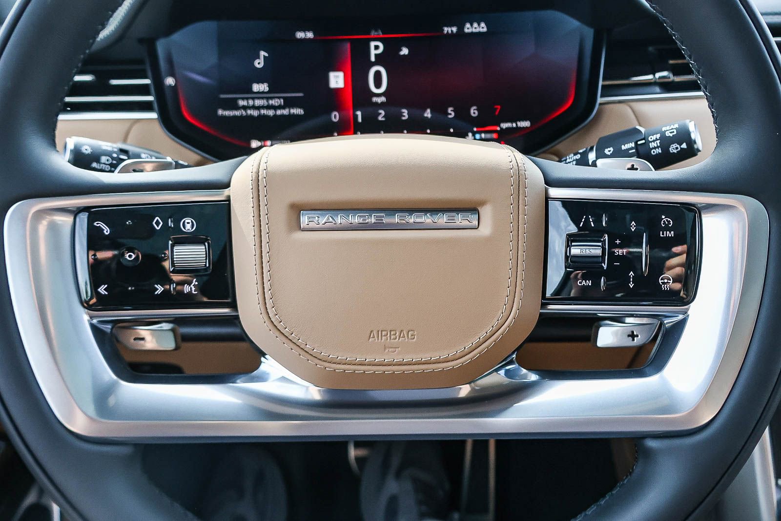 New 2026 Land Rover Range Rover SE image 37