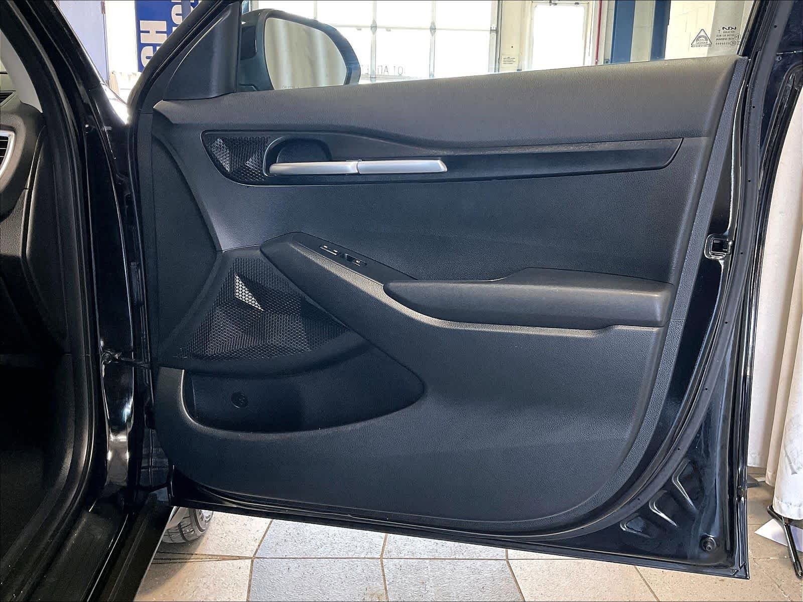 Used 2023 Kia Seltos LX AWD/4WD image 12