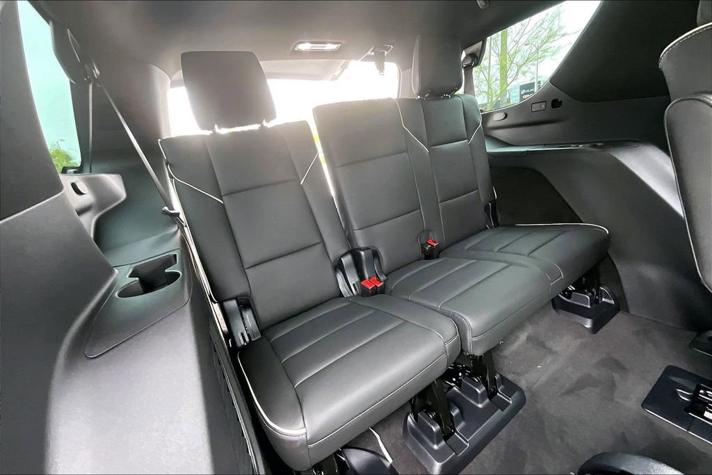 New 2026 Cadillac Escalade Luxury w/ LPO, Floor Liner Package AWD/4WD image 27