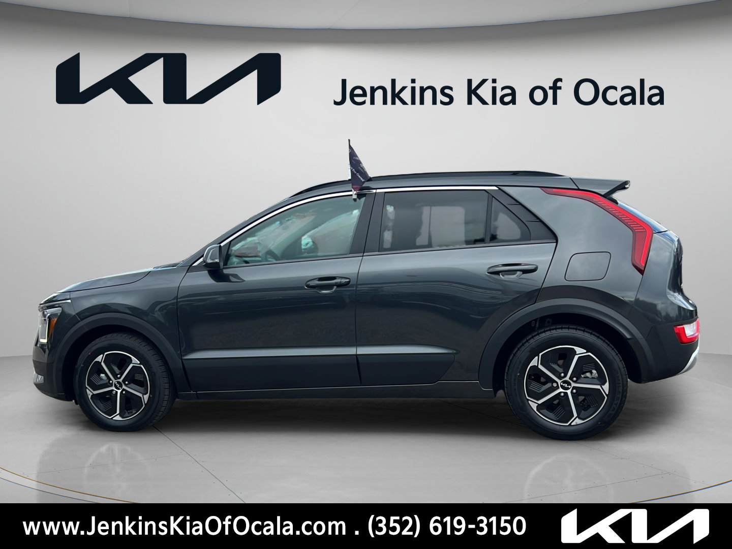 Used 2024 Kia Niro EX FWD image 6