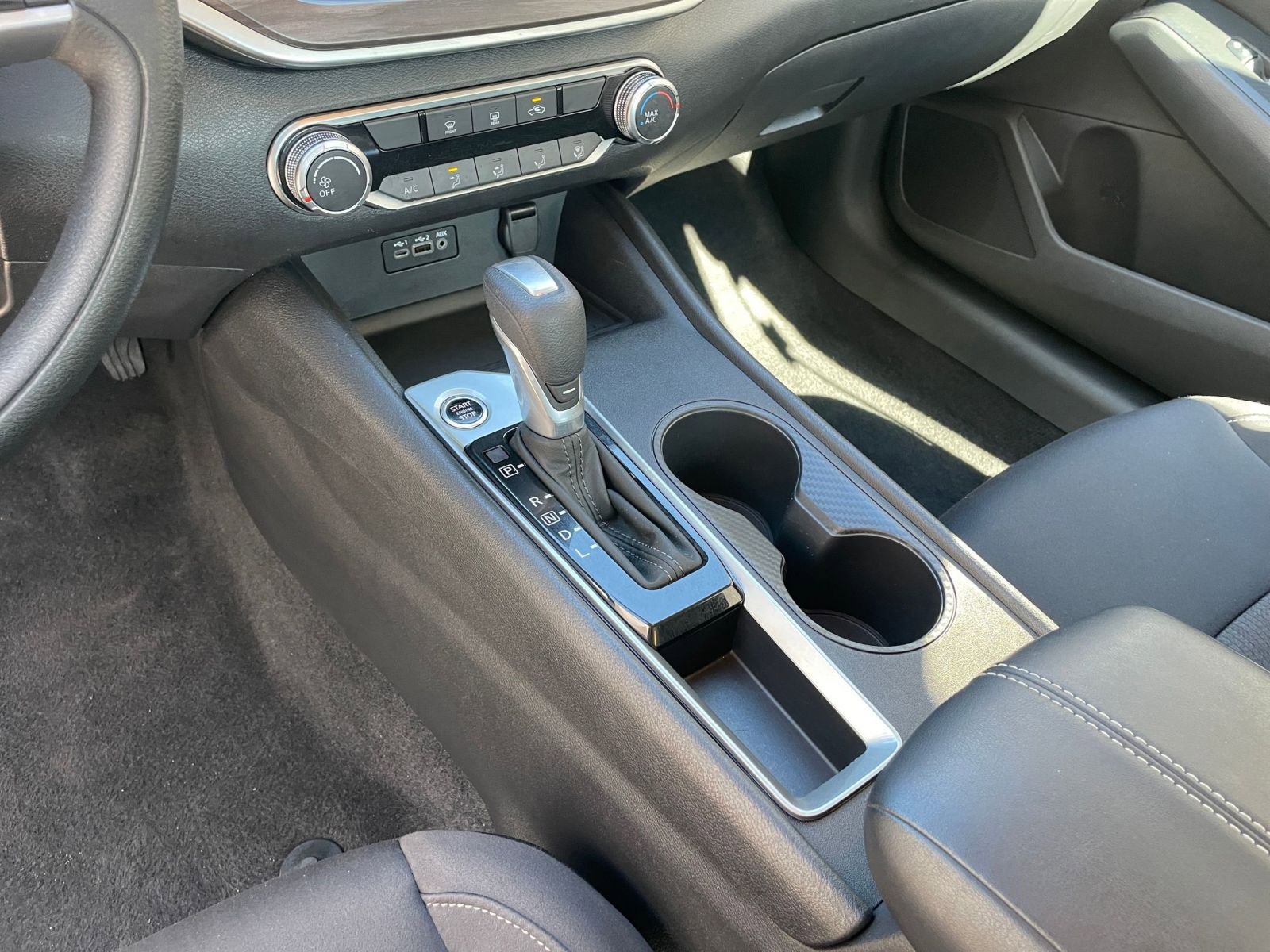 Used 2025 Nissan Altima 2.5 SV image 40