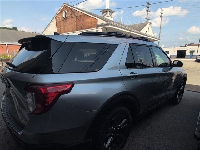 Used 2023 Ford Explorer XLT w/ Equipment Group 202A AWD/4WD image 7