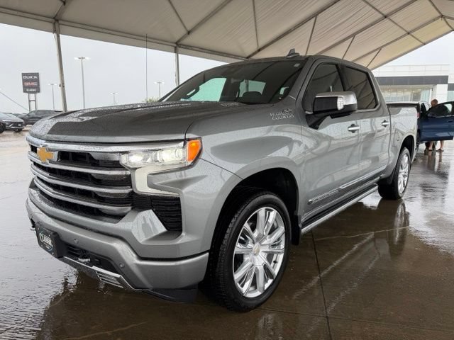 Used 2025 Chevrolet Silverado 1500 High Country AWD/4WD image 9