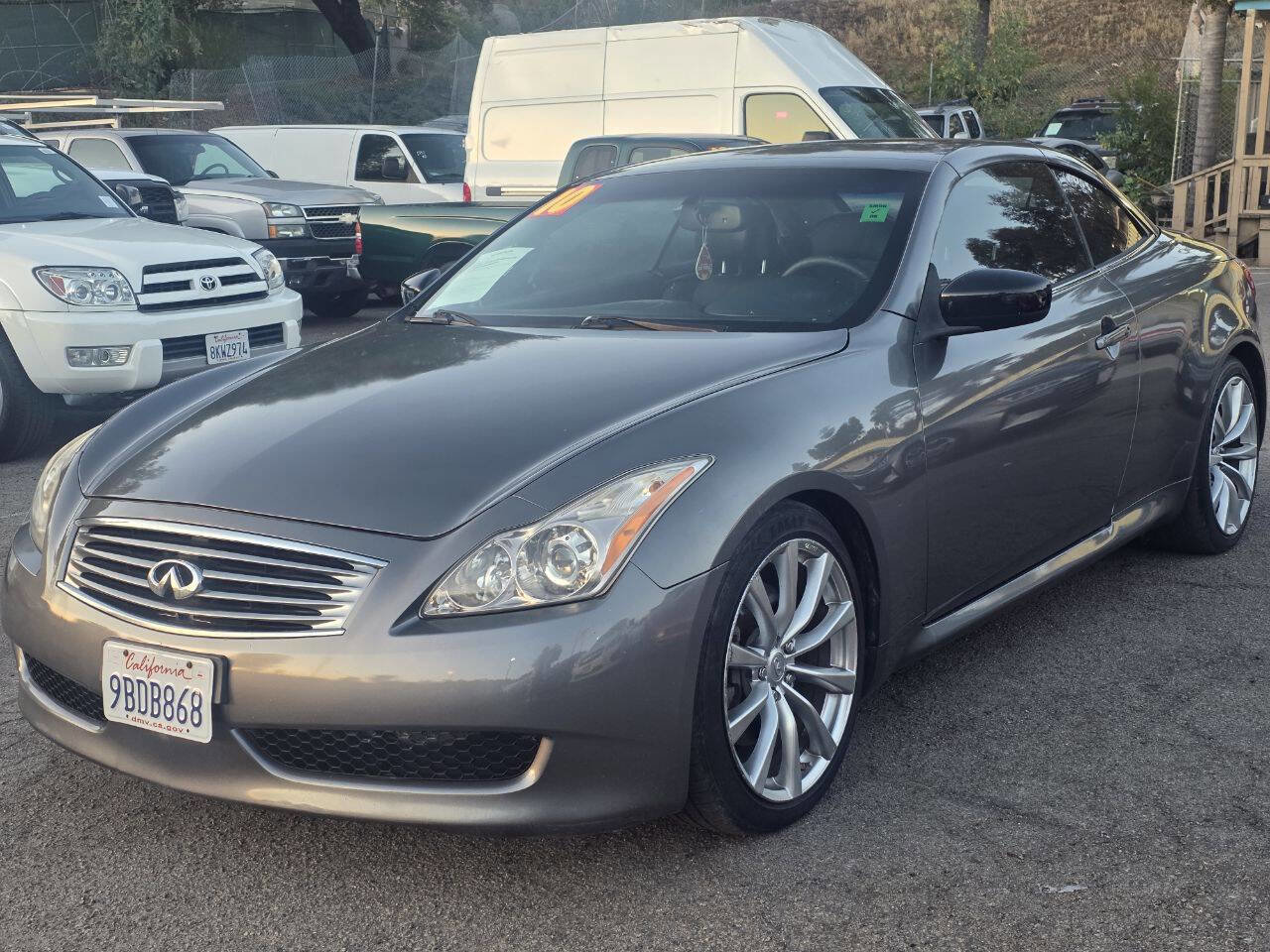 Used 2010 INFINITI G37 Convertible w/ Premium Pkg RWD image 3