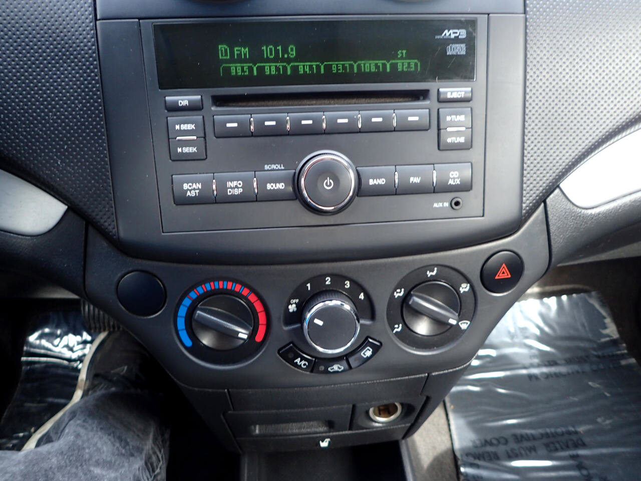 Used 2010 Chevrolet Aveo LT image 16