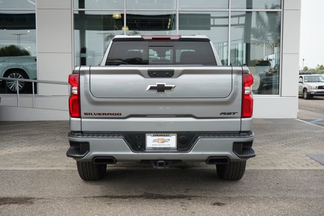 Used 2023 Chevrolet Silverado 1500 RST w/ Redline Edition AWD/4WD image 7