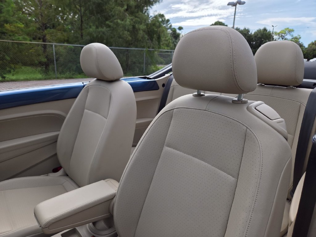 Used 2019 Volkswagen Beetle 2.0T S FWD image 23