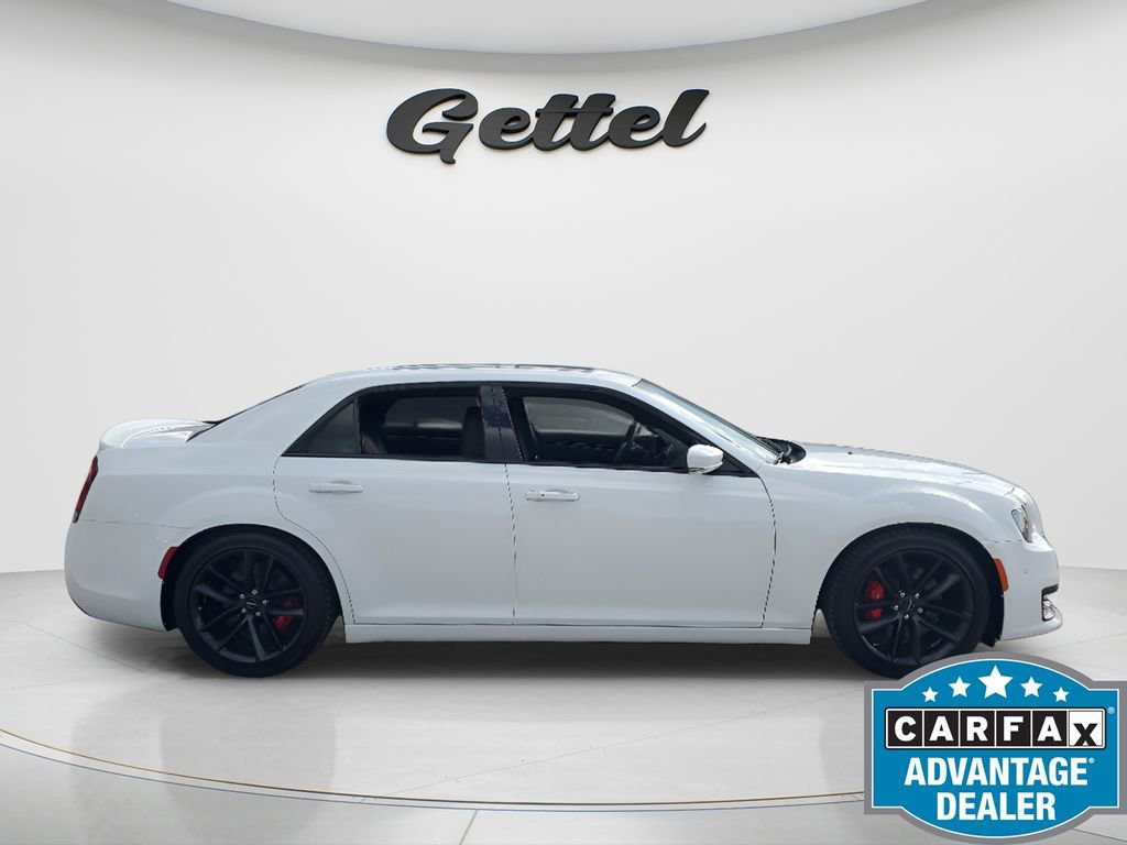 Used 2023 Chrysler 300 C image 12