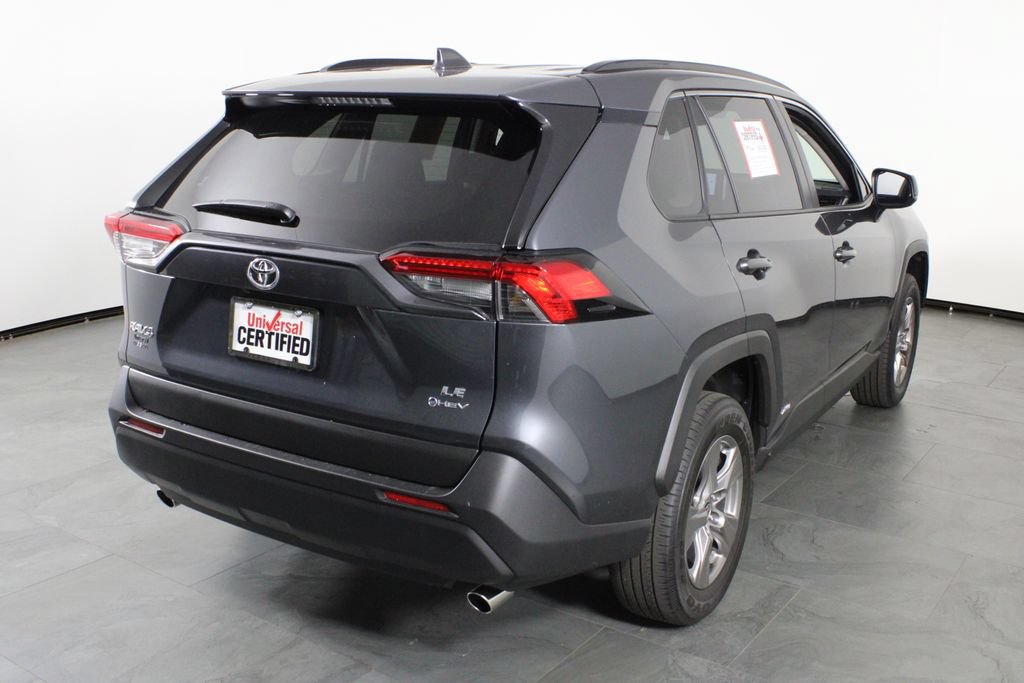 Used 2025 Toyota RAV4 LE AWD/4WD image 3