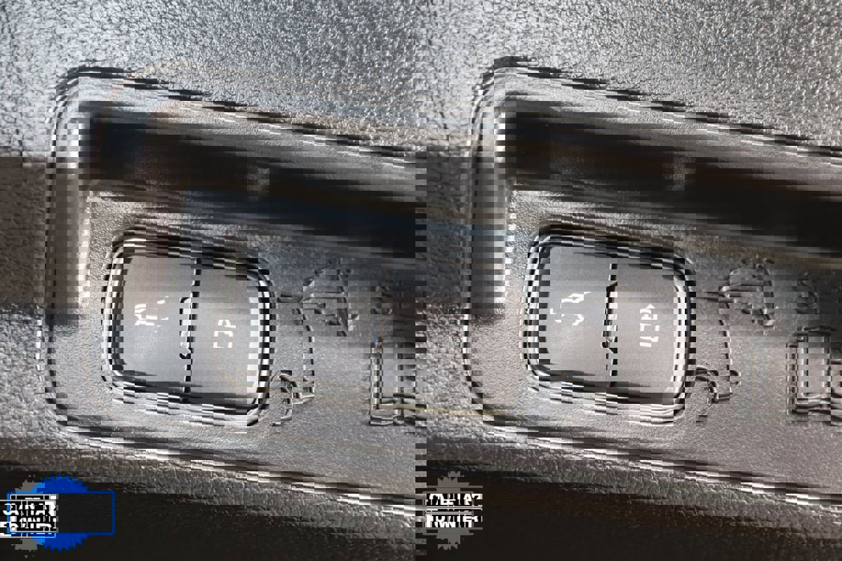 Used 2022 Ford Explorer XLT image 56