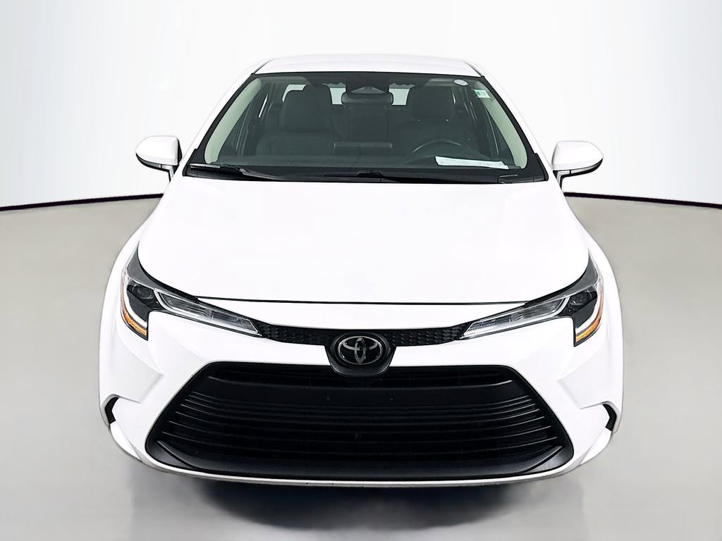 Used 2024 Toyota Corolla LE image 2