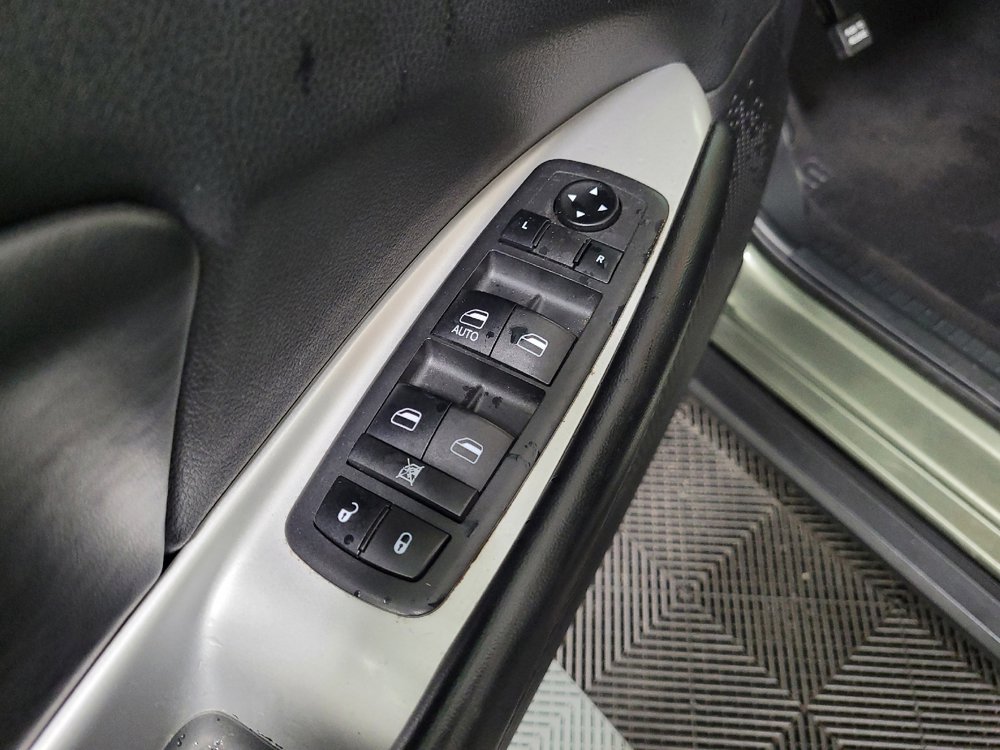 Used 2019 Dodge Journey SE FWD image 27