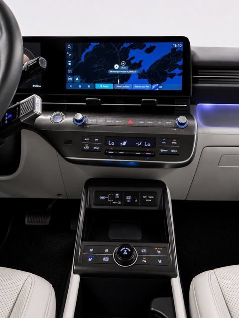 Used 2025 Hyundai Kona Limited AWD/4WD image 20