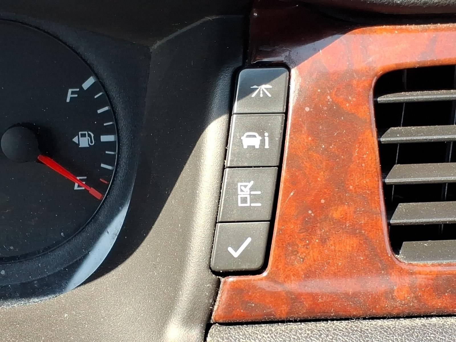 Used 2009 Chevrolet Impala LS FWD image 18
