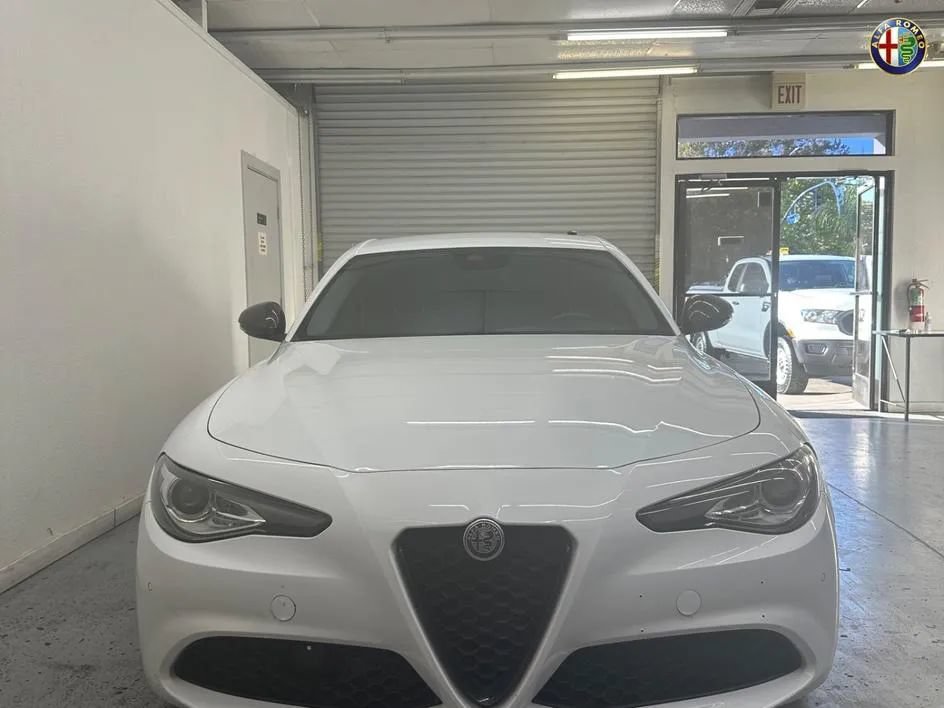 Used 2021 Alfa Romeo Giulia Sprint w/ Nero Edizione RWD image 12