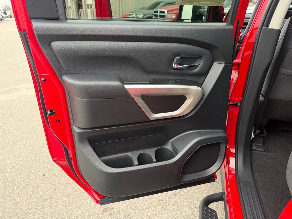 Used 2024 Nissan Titan SV w/ SV Convenience Package image 12