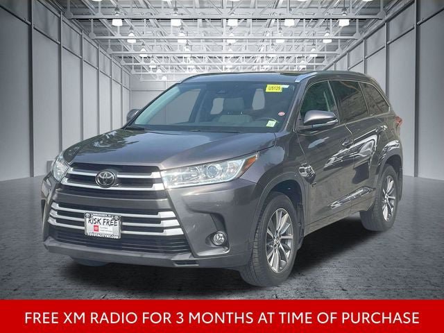 Used 2017 Toyota Highlander XLE AWD/4WD image 4